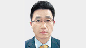 [기자의 눈/이승헌]MB, 중동선 ‘왕실 양고기’ 대접받는데…