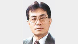 공무원 수출 1호 나왔다