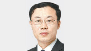 [기자의 눈/주성하]리처드슨 ‘순진한 방북’… 결국 北에 놀아났다