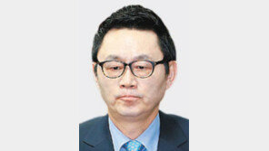 [지금 인수위에선]윤창중 대변인 갈팡질팡 행보 인수위 원칙-신뢰 함께 무너져