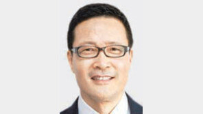 [경제계 인사]파리크라상 대표 정태수 씨, 삼립식품 대표 윤석춘 씨