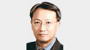 국정원 정치색 빼고 대북-사이버파트 강화