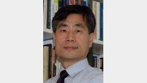 [동아광장/최연혁]신뢰프로세스, 국내 정치도 시급하다