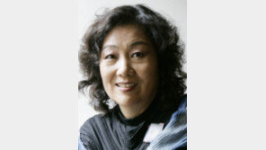 [동아광장/문정희]참지 말라, 침묵하지 말라