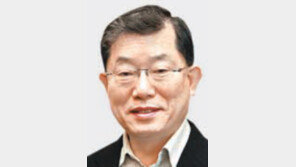[경제계 인사]정치인 문국현, 한솔섬유 사장 취임