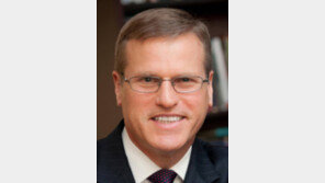 [기고/패트릭 크로닌]한국의 안보위기와 FX사업