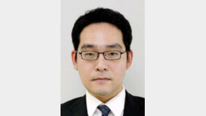 [기자의 눈/박재명]여수 앞바다는 기름 범벅인데… “윤진숙 장관, 웃음이 나옵니까”