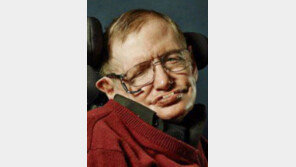 호킹 박사 “인류, 50년안에 달에 정착해 살것”