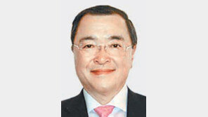 日 새 경제산업상, 외국인기업 헌금수수 스캔들