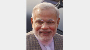 연 날리면 불법? 주운 동전 英여왕 몫?… 모디, 황당法 대수술