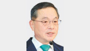 ‘변호사 안대희’ 첫 출근… 3일 로펌 ‘평안’ 문열어