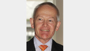 통일연구전문가 獨 홀트만 교수 “통일후 대량탈북 막으려면 토지배당 등 인센티브 줘야”