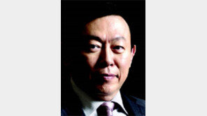 신동빈회장 ‘대영제국 지휘관 훈장’