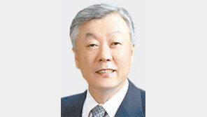 성상철 건보공단 이사장… “친박 낙하산” 노조 반발로 취임식 2시간동안 파행