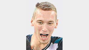 3-3서 15-3까지, 케빈 혼자 서브