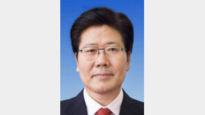 “장춘셴 신장서기, 저우융캉에 연루돼 면직”