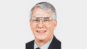 한미클럽상에 맨줄로 KEI 소장, 美 지한파로 한미 FTA 비준 공로