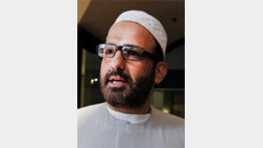 오전 2시 카페서 총성 울리자 경찰 진입… 총격전 끝에 이란 난민출신 인질범 사살