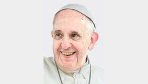 프란치스코 교황 “방한때 기쁨 생생… 아기 예수의 빛 함께하길”