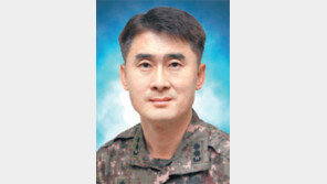 우수상 박현만 중령… 교통사고 부상자 옮기다 장애 입은 참군인