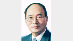 [동아광장/정성진]나라의 格이 떨어지고 있다