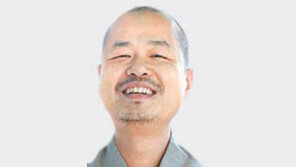 혜문스님 “승복벗고 평범한 인간으로”