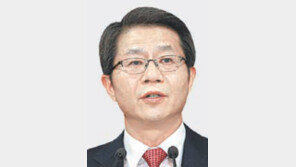 류길재 통일장관, 회고록 비판 “MB, 알고있다고 다 얘기하면 안돼”