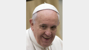 노숙인들에 샤워장 선물한 교황