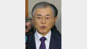 문재인 박정희 참배… 내부 갈등 불러오나?