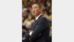 허재 KCC 감독 자진사퇴… "고민끝에 결국 내려 놓는다"