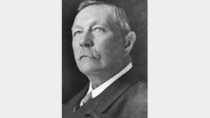 ‘셜록 홈스’ 코넌 도일 새 소설 발견