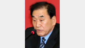 이재오 “담배 살 때마다 열통…내년 총선 상당히 어렵다” 