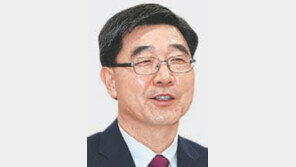 이기권 장관 “임금격차 해소 위해 매년 7%이상 올려야”