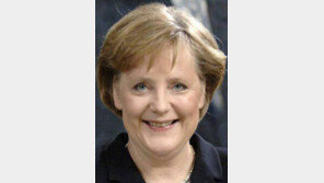 메르켈 “콜은 독일의 축복”… 16년 묵은 앙금 풀리나