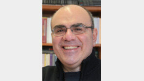 [‘경제위기 8년’ 그리스를 가다]<하>두 석학의 진단과 해법