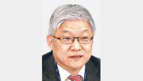 윤덕민 국립외교원장 연임