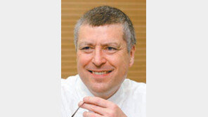 “영국은 80여년 시행착오 겪으며 문화 교류… 한류 정착하려면 우선 현지문화 존중해야”