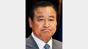 이완구 전 총리 검찰 출석, 피의자 신분으로 조사…3000만원 수수 의혹 질문에는?