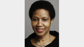 “세계 성인 문맹 3분의 2가 여성… 교육으로 양성평등 이뤄야” 