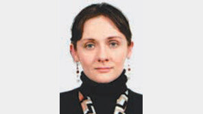 [기고/올레나 쉐겔]재난-전쟁의 민낯 들춰내… ‘소련의 상처’ 치유