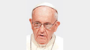 “다른 승객과 같은 대우를” 교황의 소탈 행보