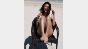 해피투게더 엄현경, 해변에서 엉벅지 드러낸 ‘아찔’ 포즈