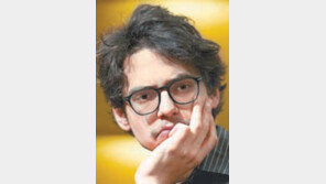 “귀로 배운 피아노, 마음으로 쳐요”… 佛 괴짜 피아니스트 드바르그