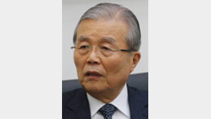 [단독]김종인 “문재인 부추기는 사람들 점점 늘어… 그러다가 큰일난다” 