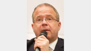 “한국서 인기 볼보트럭, 4년內 年 4000대 팔것”