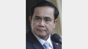 “노출심한여성, 포장뜯긴 사탕” 泰총리 또 여성비하발언 논란