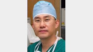부산 안과의사의 ‘모교 사랑’… 후배 150명에 무료 라식수술