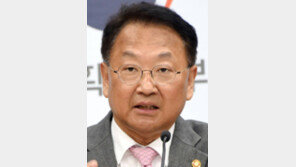 유일호 부총리 “4대 개혁+산업개혁 함께 추진”