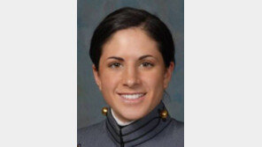 美 지옥훈련 이겨낸 ‘女전사’… 미군 첫 여성 전투보병 장교로