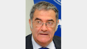 佛 아로슈 교수 “프로젝트 위주 미국식 연구, 기초과학 발전 저해”